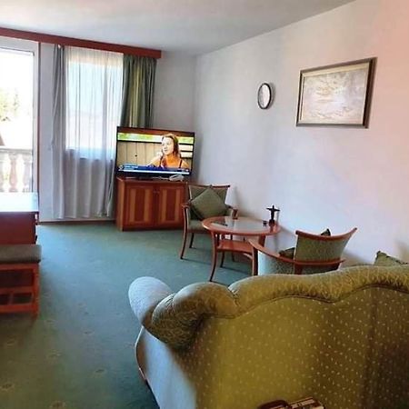Palota Apartman Héviz Zewnętrze zdjęcie