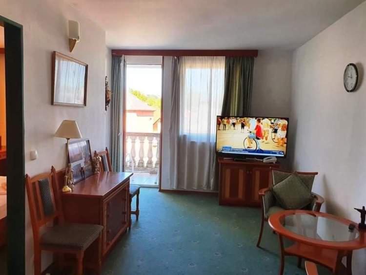 Palota Apartman Héviz Zewnętrze zdjęcie